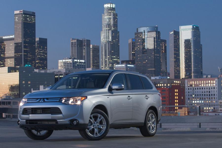  Mitsubishi Outlander 2014 года  (фото 97 из 136)